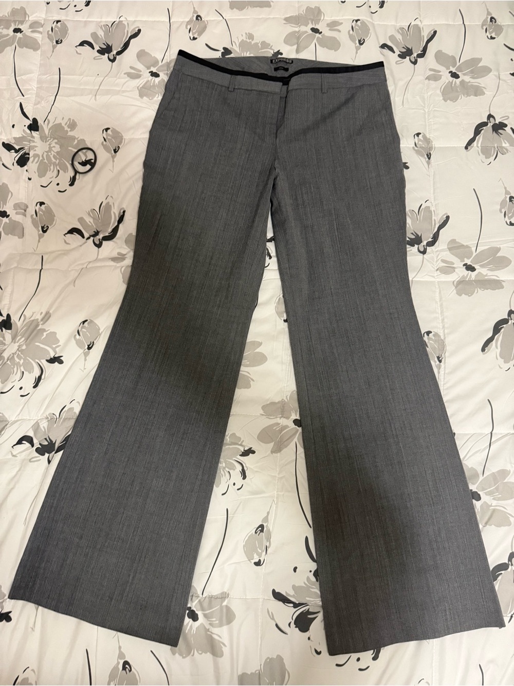 Express Editor Gray Textured Waistband - Charcoal Accent